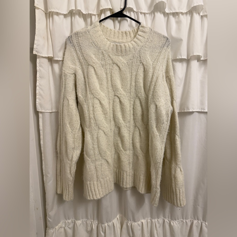 Women’s M American Eagle Sweater